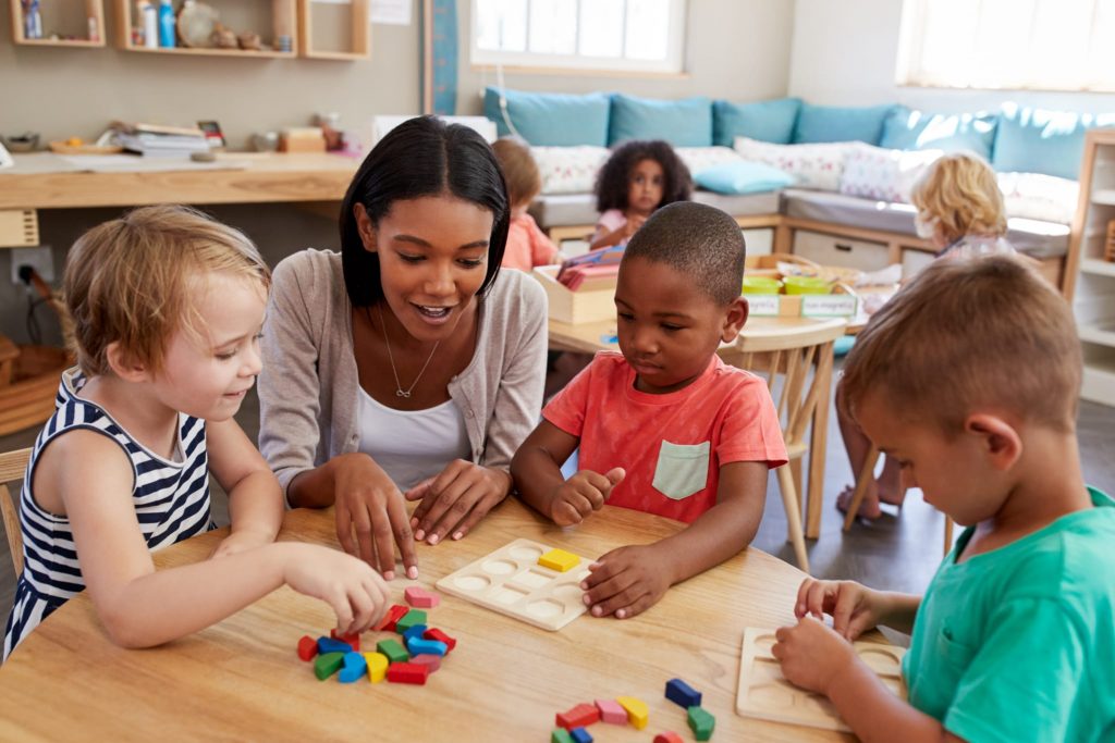 preschoolers-with-teacher